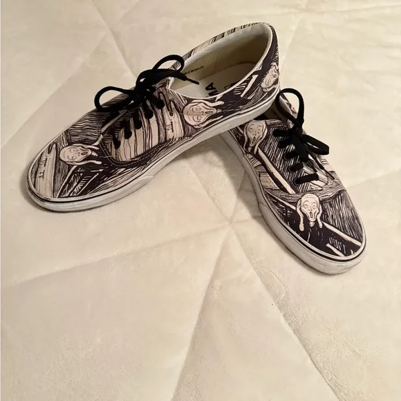 Vans Black and White Graphic Sneakers - Picture 2 of 3